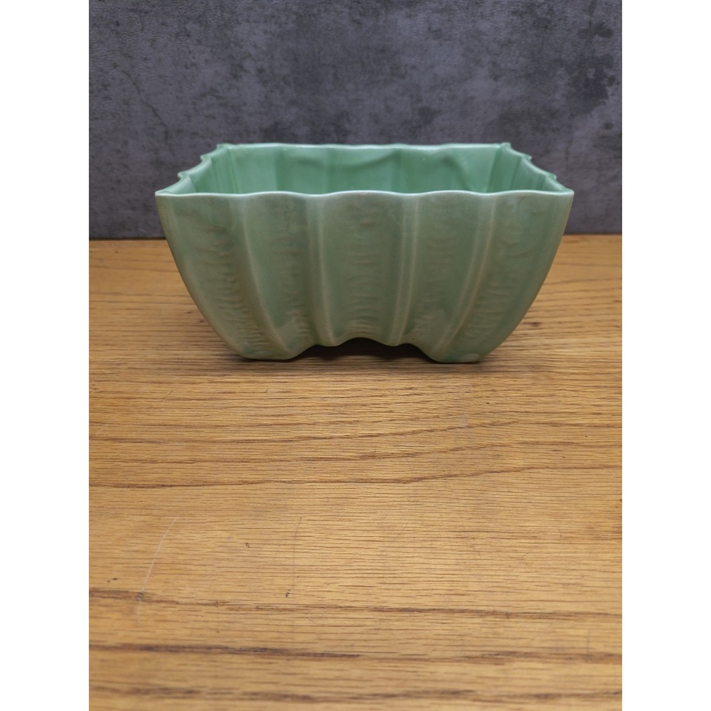 Vintage California Glazed Pottery‎ Mid Century Planter Light Green CP 3806